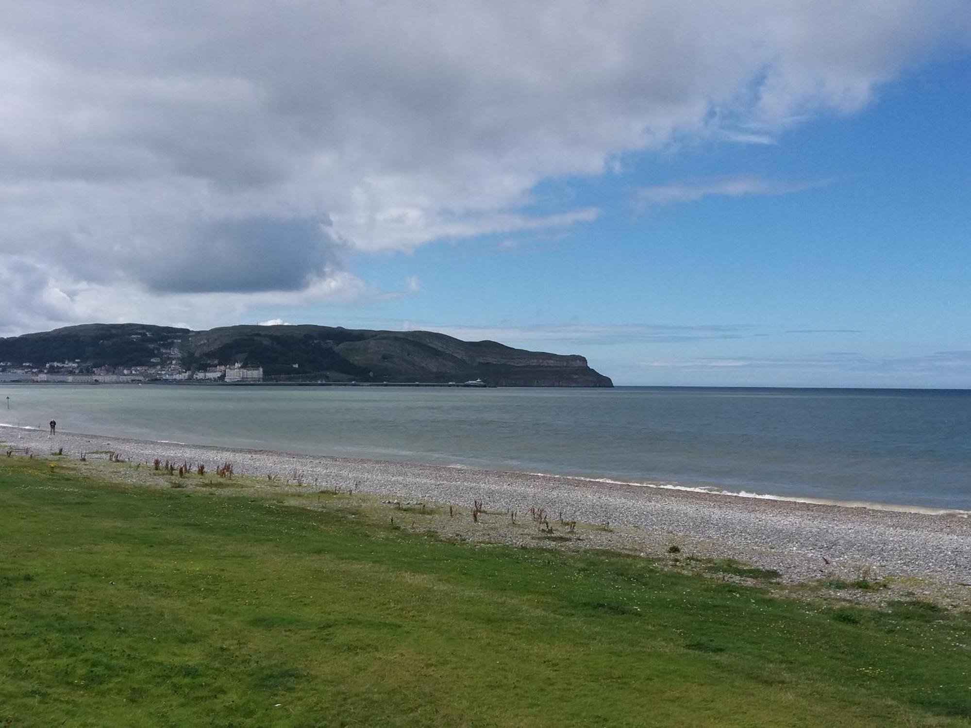 Euryn View Villa Llandudno Bagian luar foto